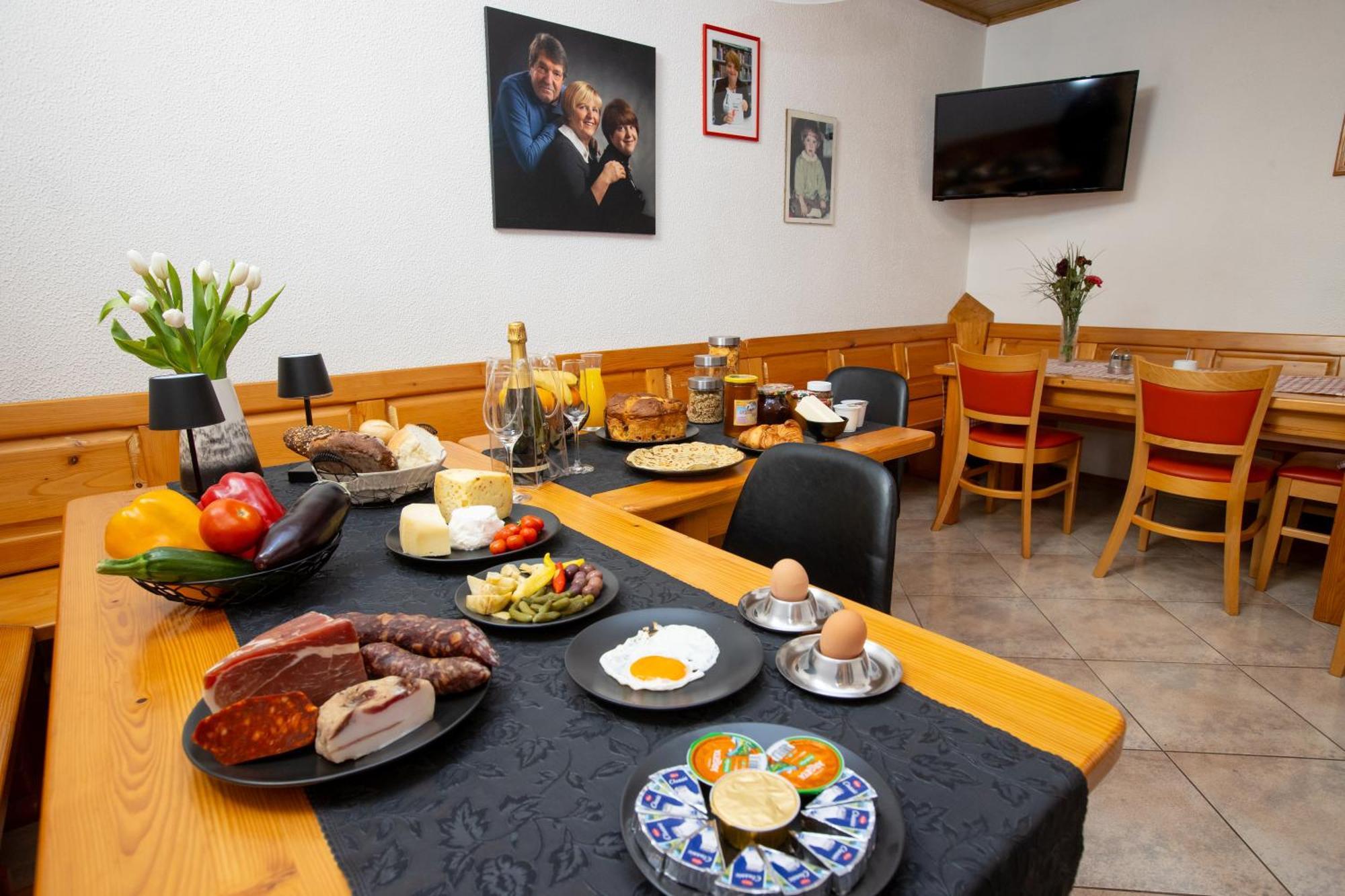 Guesthouse Sanabor Postojna Luaran gambar