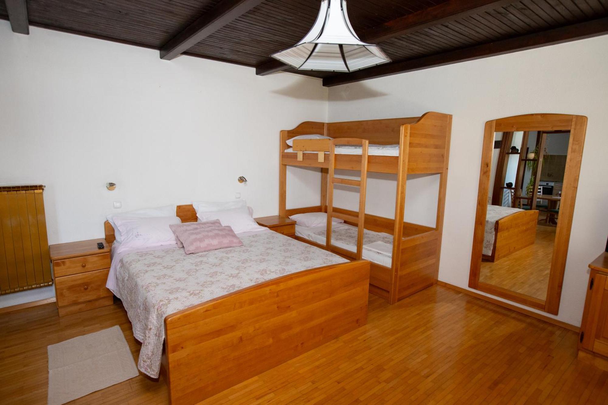 Guesthouse Sanabor Postojna Luaran gambar