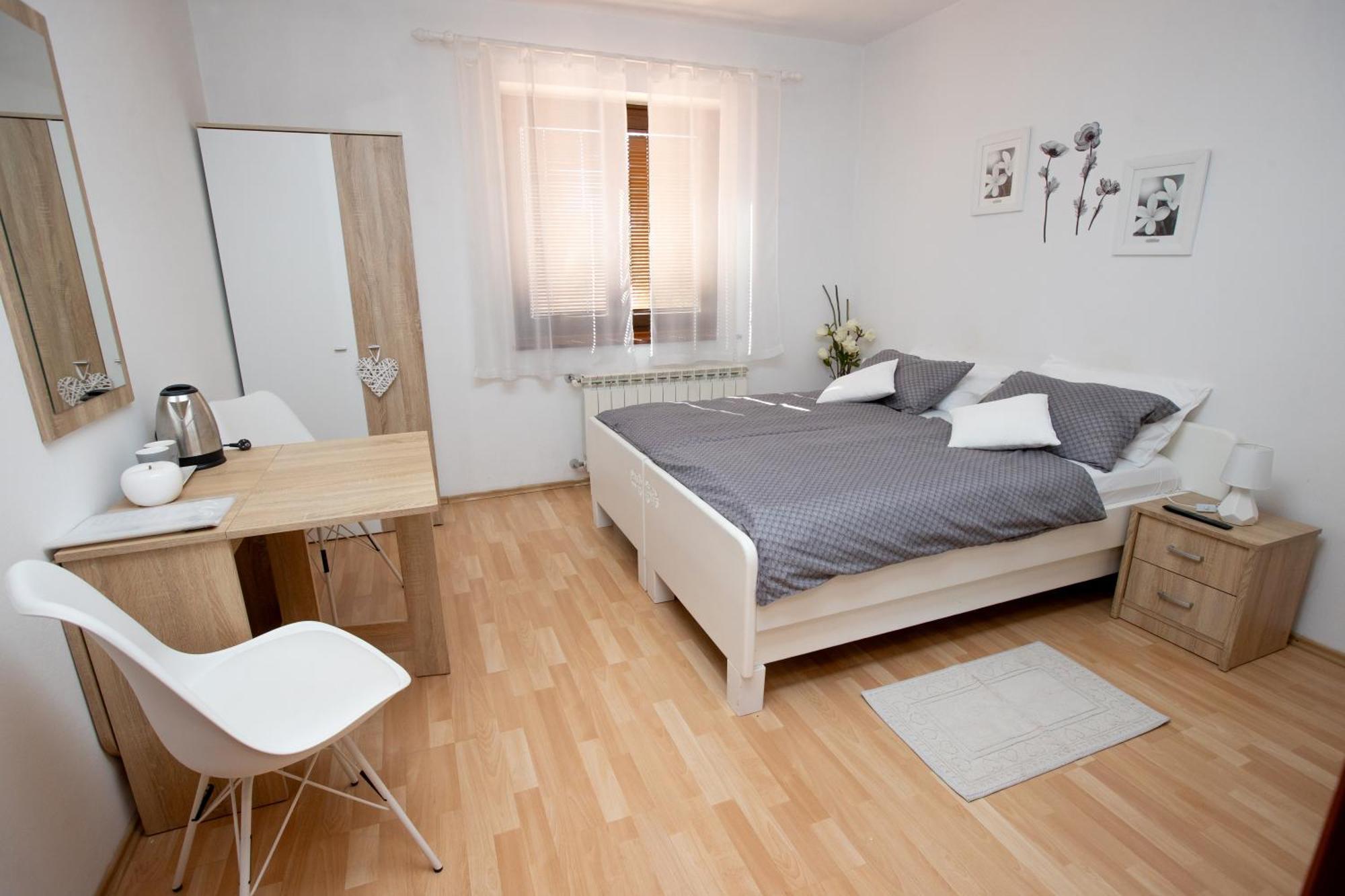 Guesthouse Sanabor Postojna Luaran gambar